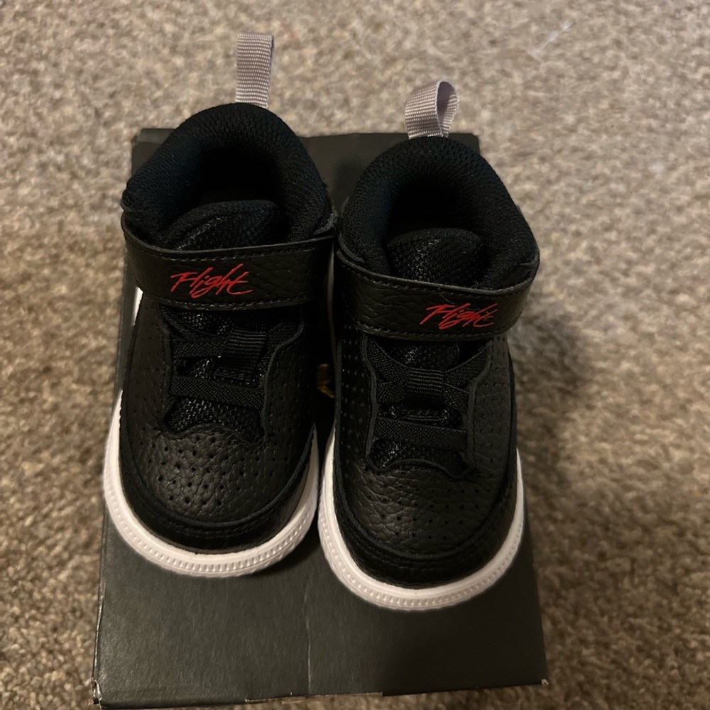 JORDAN MAX AURA 5